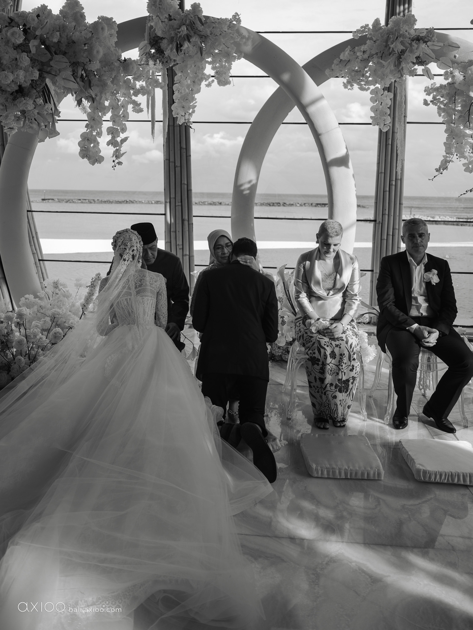 Axioo: Beyond The Spotlight